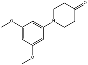 1-(3,5-dimethoxyphenyl)piperidin-4-one Struktur