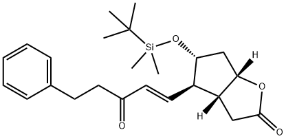 (3aR,4R,5R,6aS)-5-((tert-butyldimethylsilyl)oxy)-4-((E)-3-oxo-5-phenylpent-1-en-1-yl)hexahydro-2H-cyclopenta[b]furan-2-one Struktur