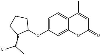 (E)-7-((2-(1-chloroethylidene)cyclopentyl)oxy)-4-methyl-2H-chromen-2-one Struktur