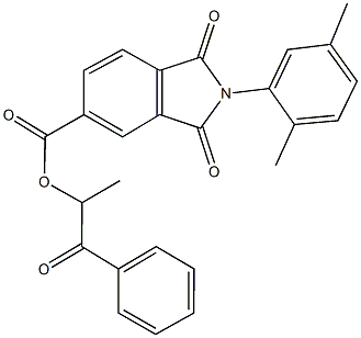 1-methyl-2-oxo-2-phenylethyl 2-(2,5-dimethylphenyl)-1,3-dioxo-5-isoindolinecarboxylate Struktur