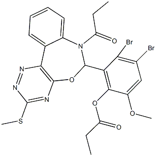 3,4-dibromo-6-methoxy-2-[3-(methylsulfanyl)-7-propionyl-6,7-dihydro[1,2,4]triazino[5,6-d][3,1]benzoxazepin-6-yl]phenyl propionate Struktur