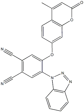 4-(1H-1,2,3-benzotriazol-1-yl)-5-[(4-methyl-2-oxo-2H-chromen-7-yl)oxy]phthalonitrile Struktur