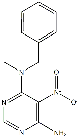 4-amino-6-[benzyl(methyl)amino]-5-nitropyrimidine Struktur