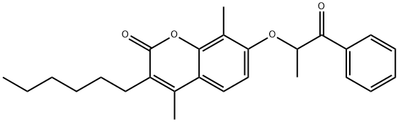 3-hexyl-4,8-dimethyl-7-(1-oxo-1-phenylpropan-2-yl)oxychromen-2-one Struktur