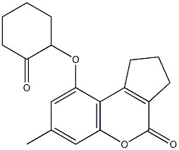 7-methyl-9-(2-oxocyclohexyl)oxy-2,3-dihydro-1H-cyclopenta[c]chromen-4-one Struktur