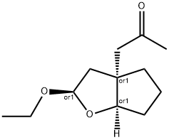 2-Propanone,1-[(2R,3aR,6aR)-2-ethoxyhexahydro-3aH-cyclopenta[b]furan-3a-yl]-,rel-(9CI) Struktur