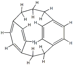 Tricyclo[9.2.2.24,7]heptadeca-1(13),4,6,11,14,16-hexaene Struktur