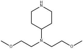 N,N-bis(2-methoxyethyl)piperidin-4-amine Struktur