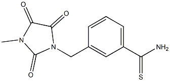 3-[(3-methyl-2,4,5-trioxoimidazolidin-1-yl)methyl]benzene-1-carbothioamide Struktur