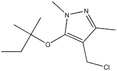 4-(chloromethyl)-1,3-dimethyl-5-[(2-methylbutan-2-yl)oxy]-1H-pyrazole Struktur