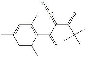 1-(2,4,6-Trimethylphenyl)-4,4-dimethyl-2-diazopentane-1,3-dione Struktur