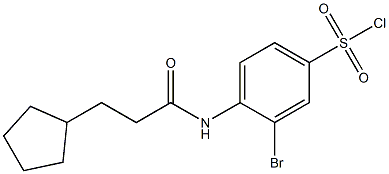 3-bromo-4-(3-cyclopentylpropanamido)benzene-1-sulfonyl chloride Struktur