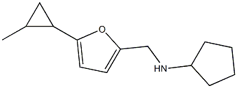 N-{[5-(2-methylcyclopropyl)furan-2-yl]methyl}cyclopentanamine Struktur