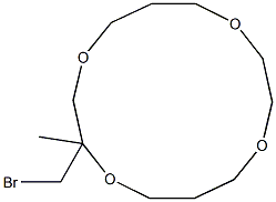 2-Bromomethyl-2-methyl-1,4,8,11-tetraoxacyclotetradecane Struktur