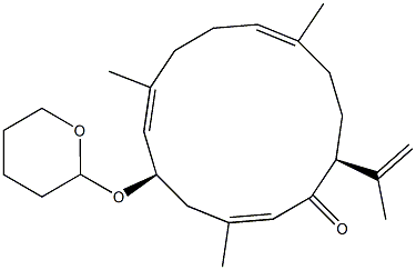 (2E,5R,6E,10E,14S)-14-(1-Methylethenyl)-3,7,11-trimethyl-5-[(tetrahydro-4H-pyran)-2-yloxy]cyclotetradeca-2,6,10-trien-1-one Struktur