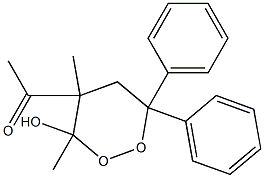 6,6-Diphenyl-4-acetyl-3,4-dimethyl-1,2-dioxan-3-ol Struktur