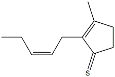 3-methyl-2-((Z)-pent-2-enyl)cyclopent-2-enethione Struktur