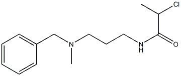 N-{3-[benzyl(methyl)amino]propyl}-2-chloropropanamide Struktur