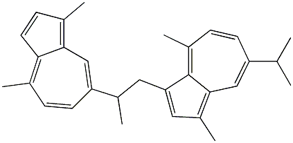 1,4-Dimethyl-7-[1-methyl-2-(1,4-dimethyl-7-isopropylazulen-3-yl)ethyl]azulene Struktur