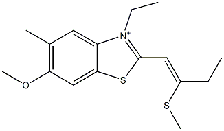 3-Ethyl-6-methoxy-5-methyl-2-[2-(methylthio)-1-butenyl]benzothiazol-3-ium Struktur