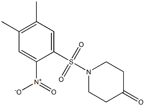 1-[(4,5-dimethyl-2-nitrobenzene)sulfonyl]piperidin-4-one Struktur