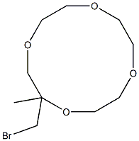 2-Methyl-2-[bromomethyl]-1,4,7,10-tetraoxacyclododecane Struktur