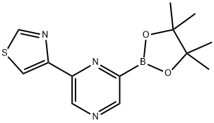 4-(6-(4,4,5,5-tetramethyl-1,3,2-dioxaborolan-2-yl)pyrazin-2-yl)thiazole Struktur