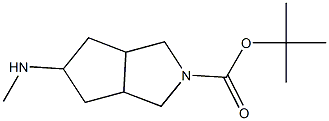 tert-butyl endo-5-(methylamino)-octahydrocyclopenta[c]pyrrole-2-carboxylate Struktur