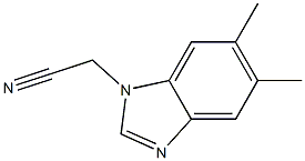 (5,6-dimethyl-1H-benzimidazol-1-yl)acetonitrile Struktur