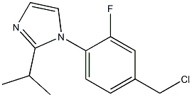 1-[4-(chloromethyl)-2-fluorophenyl]-2-(propan-2-yl)-1H-imidazole Struktur