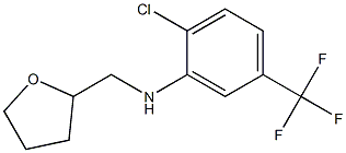 2-chloro-N-(oxolan-2-ylmethyl)-5-(trifluoromethyl)aniline Struktur