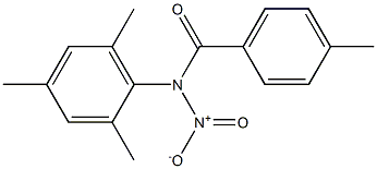 N-Nitro-N-(2,4,6-trimethylphenyl)-4-methylbenzamide Struktur