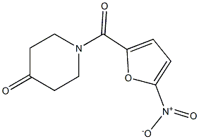 1-(5-nitro-2-furoyl)piperidin-4-one Struktur