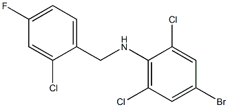 4-bromo-2,6-dichloro-N-[(2-chloro-4-fluorophenyl)methyl]aniline Struktur