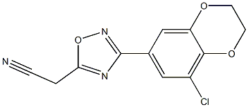 [3-(8-chloro-2,3-dihydro-1,4-benzodioxin-6-yl)-1,2,4-oxadiazol-5-yl]acetonitrile Struktur