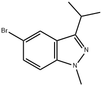 1H-Indazole, 5-bromo-1-methyl-3-(1-methylethyl)- Struktur