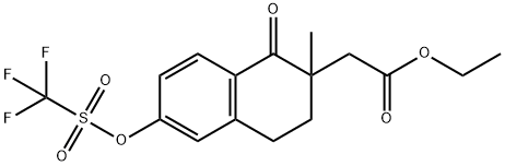 Ethyl 2-(2-methyl-1-oxo-6-(((trifluoromethyl)sulfonyl)oxy)-1,2,3,4-tetrahydronaphthalen-2-yl)acetate Struktur