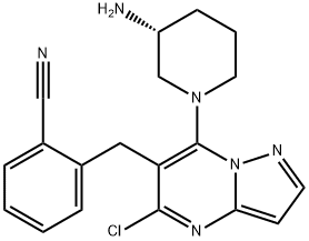 Benzonitrile, 2-[[7-[(3R)-3-amino-1-piperidinyl]-5-chloropyrazolo[1,5-a]pyrimidin-6-yl]methyl]- Struktur