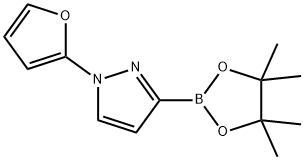 1H-Pyrazole, 1-(2-furanyl)-3-(4,4,5,5-tetramethyl-1,3,2-dioxaborolan-2-yl)- Struktur