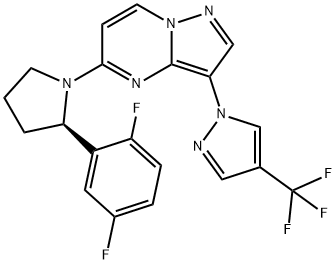 Pyrazolo[1,5-a]pyrimidine, 5-[(2R)-2-(2,5-difluorophenyl)-1-pyrrolidinyl]-3-[4-(trifluoromethyl)-1H-pyrazol-1-yl]- Struktur