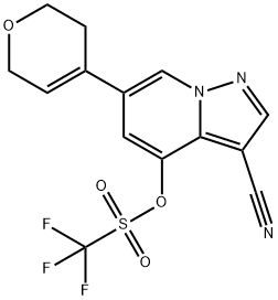 Methanesulfonic acid, 1,1,1-trifluoro-, 3-cyano-6-(3,6-dihydro-2H-pyran-4-yl)pyrazolo[1,5-a]pyridin-4-yl ester Struktur