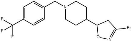 Piperidine, 4-(3-bromo-4,5-dihydro-5-isoxazolyl)-1-[[4-(trifluoromethyl)phenyl]methyl]- Struktur