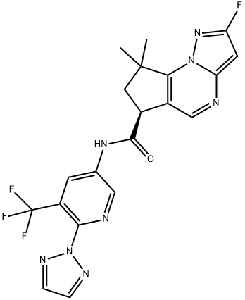 6H-Cyclopenta[e]pyrazolo[1,5-a]pyrimidine-6-carboxamide, 2-fluoro-7,8-dihydro-8,8-dimethyl-N-[6-(2H-1,2,3-triazol-2-yl)-5-(trifluoromethyl)-3-pyridinyl]-, (6S)- Struktur