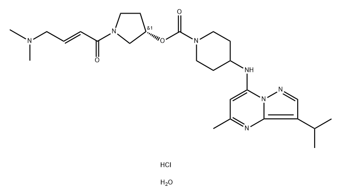 1-Piperidinecarboxylic acid, 4-[[5-methyl-3-(1-methylethyl)pyrazolo[1,5-a]pyrimidin-7-yl]amino]-, (3S)-1-[(2E)-4-(dimethylamino)-1-oxo-2-buten-1-yl]-3-pyrrolidinyl ester, hydrochloride, hydrate (1:1:1) Struktur