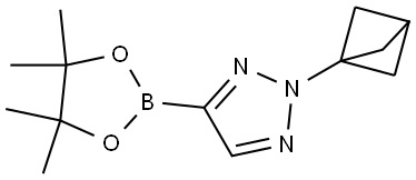 2-(bicyclo[1.1.1]pentan-1-yl)-4-(4,4,5,5-tetramethyl-1,3,2-dioxaborolan-2-yl)-2H-1,2,3-triazole Struktur