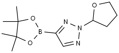 2-(tetrahydrofuran-2-yl)-4-(4,4,5,5-tetramethyl-1,3,2-dioxaborolan-2-yl)-2H-1,2,3-triazole Struktur