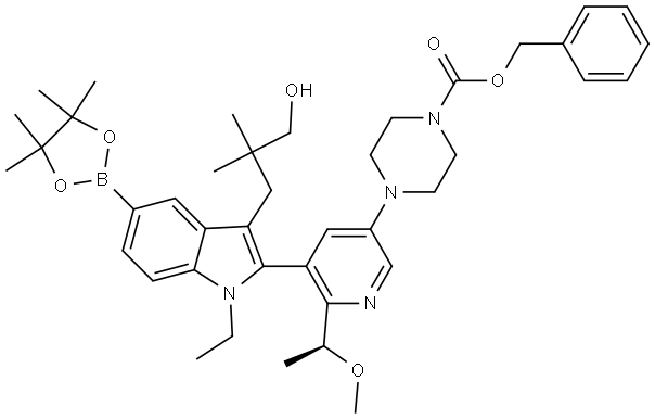 benzyl (S)-4-(5-(1-ethyl-3-(3-hydroxy-2,2-dimethylpropyl)-5-(4,4,5,5-tetramethyl-1,3,2-dioxaborolan-2-yl)-1H-indol-2-yl)-6-(1-methoxyethyl)pyridin-3-yl)piperazine-1-carboxylate Struktur