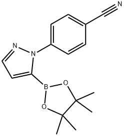 4-(5-(4,4,5,5-Tetramethyl-1,3,2-dioxaborolan-2-yl)-1H-pyrazol-1-yl)benzonitrile Struktur