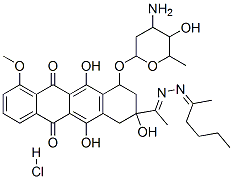 10-(4-amino-5-hydroxy-6-methyl-oxan-2-yl)oxy-8-[N-(hexan-2-ylideneamin o)-C-methyl-carbonimidoyl]-6,8,11-trihydroxy-1-methoxy-9,10-dihydro-7H -tetracene-5,12-dione hydrochloride Struktur