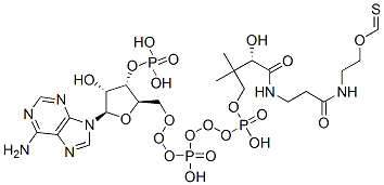 S-[2-[3-[[4-[[[(2R,3S,4R,5R)-5-(6-aminopurin-9-yl)-4-hydroxy-3-phosphonooxyoxolan-2-yl]methoxy-hydroxyphosphoryl]oxy-hydroxyphosphoryl]oxy-2-hydroxy-3,3-dimethylbutanoyl]amino]propanoylamino]ethyl] methanethioate Struktur